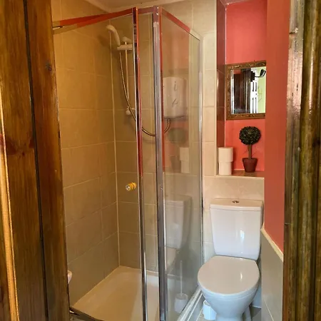Hayloft Sleep 2 Next To Fox Covert Pub 3*