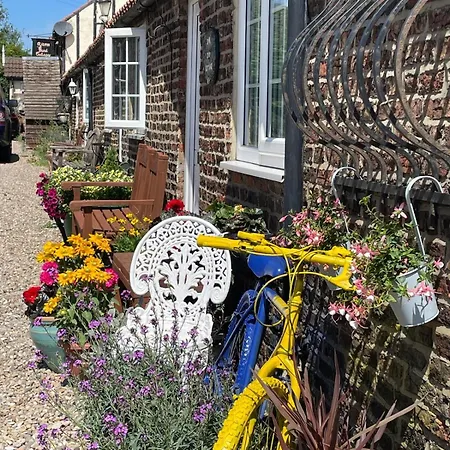 Bed & Breakfast Hayloft Sleep 2 Next To Fox Covert Pub