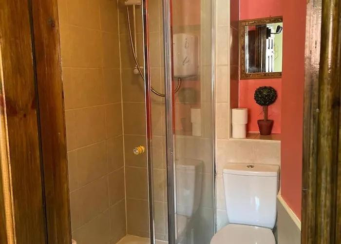 Hayloft Sleep 2 Next To Fox Covert Pub 3*