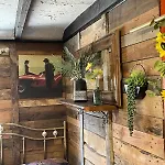 Hayloft Sleep 2 Next To Fox Covert Pub 3*