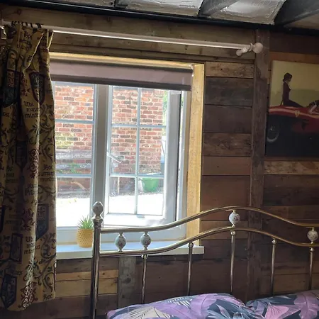 Hayloft Sleep 2 Next To Fox Covert Pub Bed & Breakfast Kirklevington