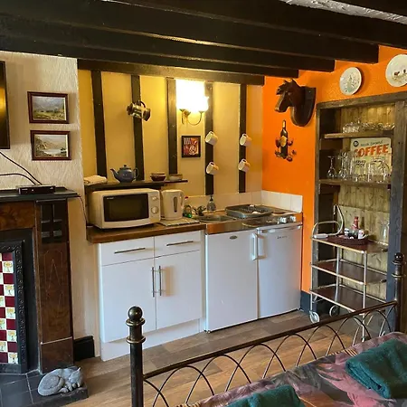 Hayloft Sleep 2 Next To Fox Covert Pub Bed & Breakfast 3*
